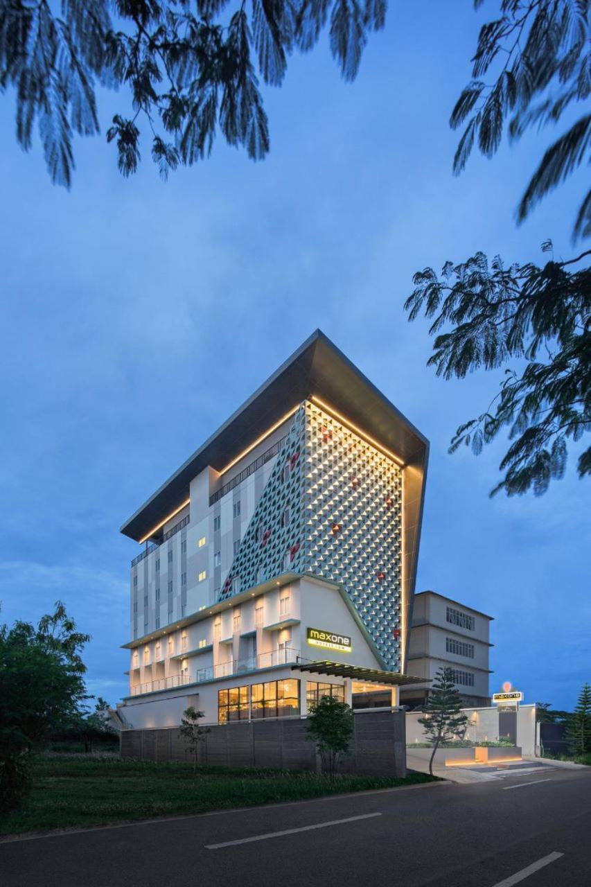Maxonehotels At Kota Harapan Indah-بيكاسي المظهر الخارجي الصورة