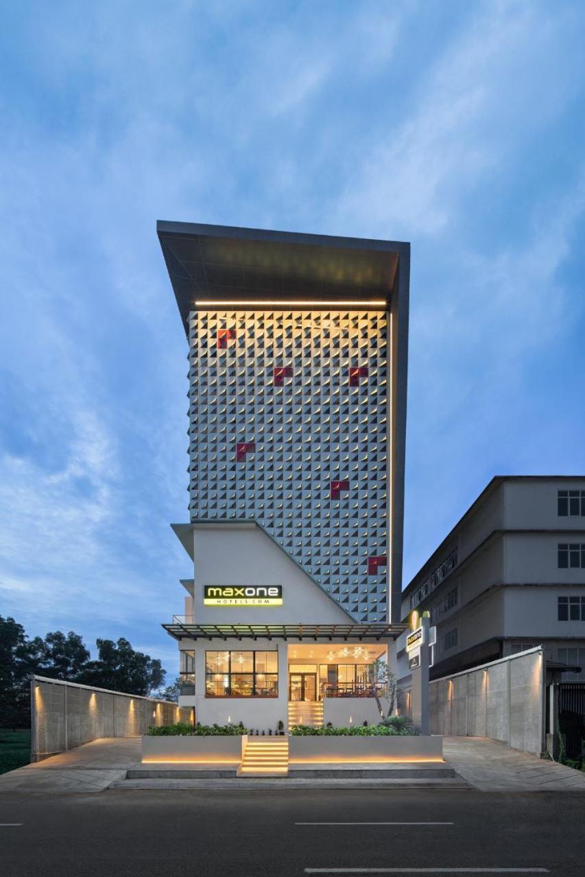 Maxonehotels At Kota Harapan Indah-بيكاسي المظهر الخارجي الصورة
